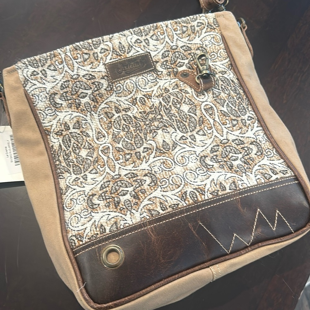 Sixtease crossbody bag